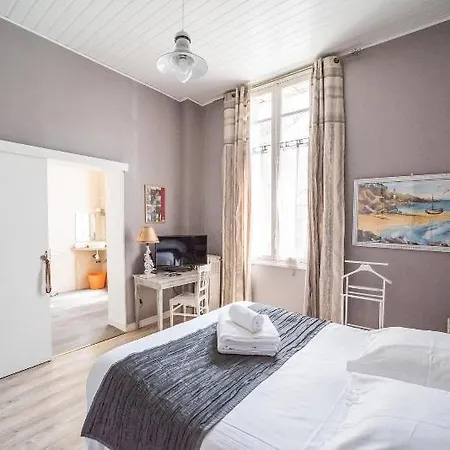Hotel Souvenirs De Familles 3*