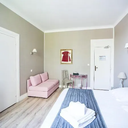 Souvenirs De Familles Hotel 3*