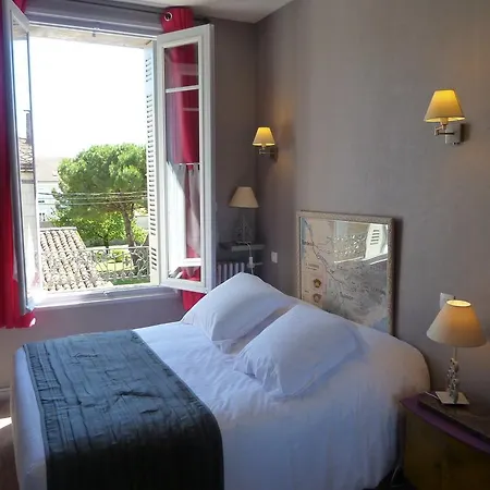Hotel Souvenirs De Familles 3*