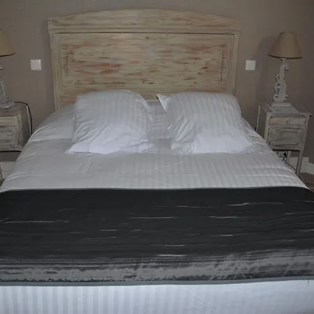 Souvenirs De Familles Hotel