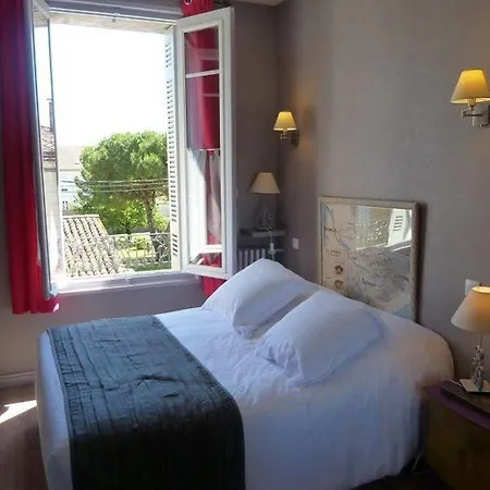 Hotel Souvenirs De Familles 3*
